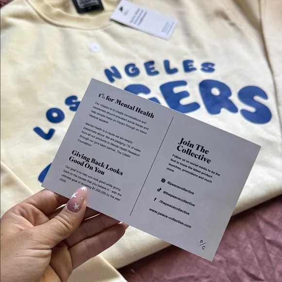 Cream Los Angeles Dodgers Sweater - Picture 4 of 4